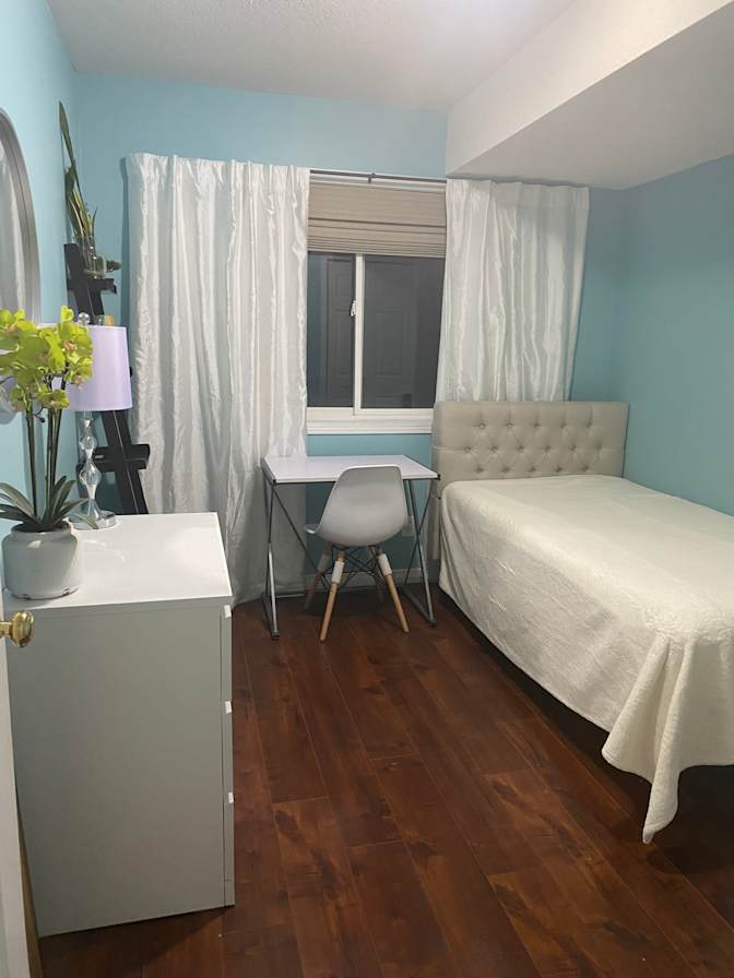 Merle Ocampo's room