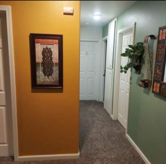 Carlos's room
