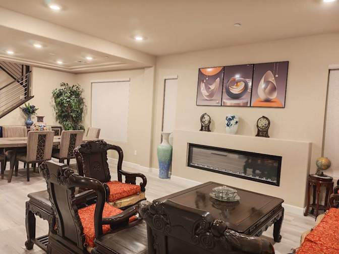 Lily Cai's room