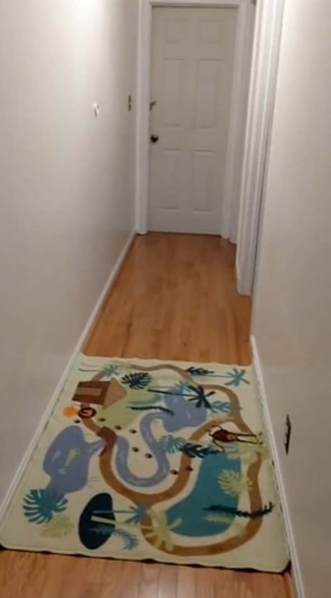 JORGE LUIS's room
