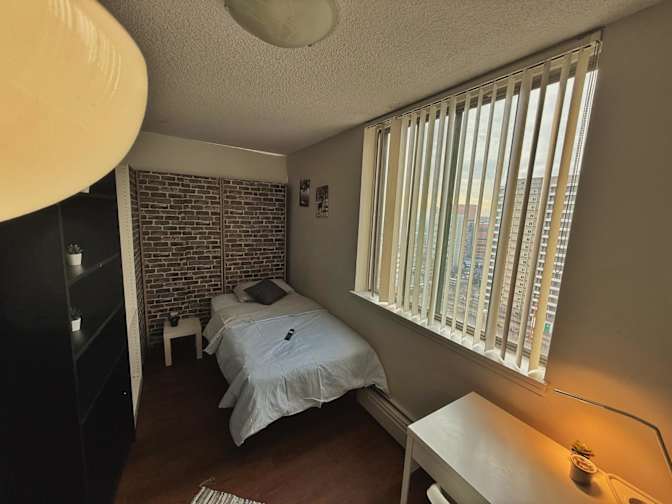 Eleftheri Denis's room