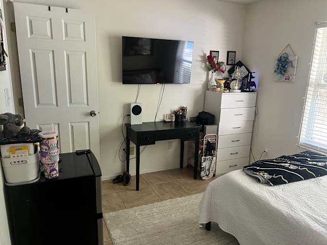 Rebeca's room