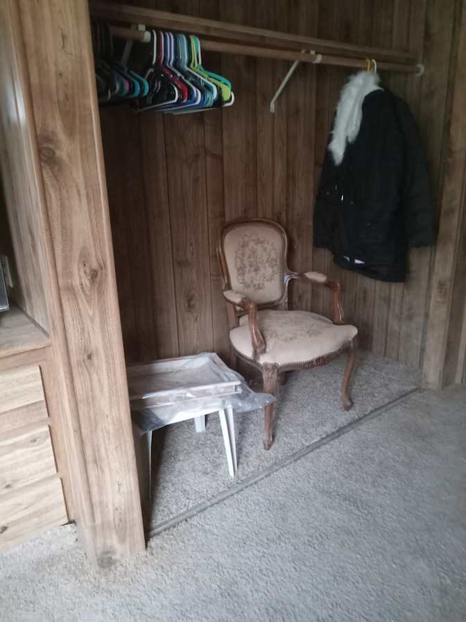 Liz's room