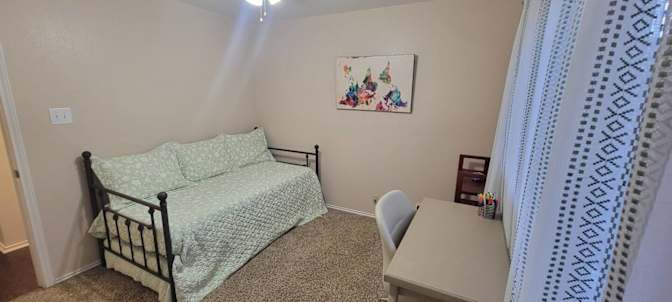 SIKIRA's room