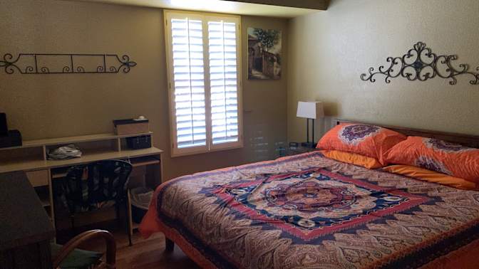 Luis's room