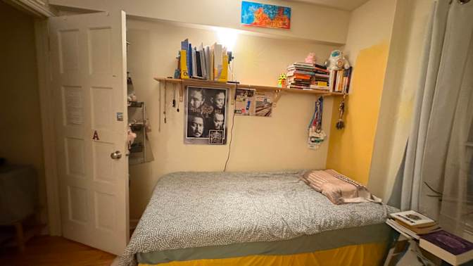 Jo Tamir's room