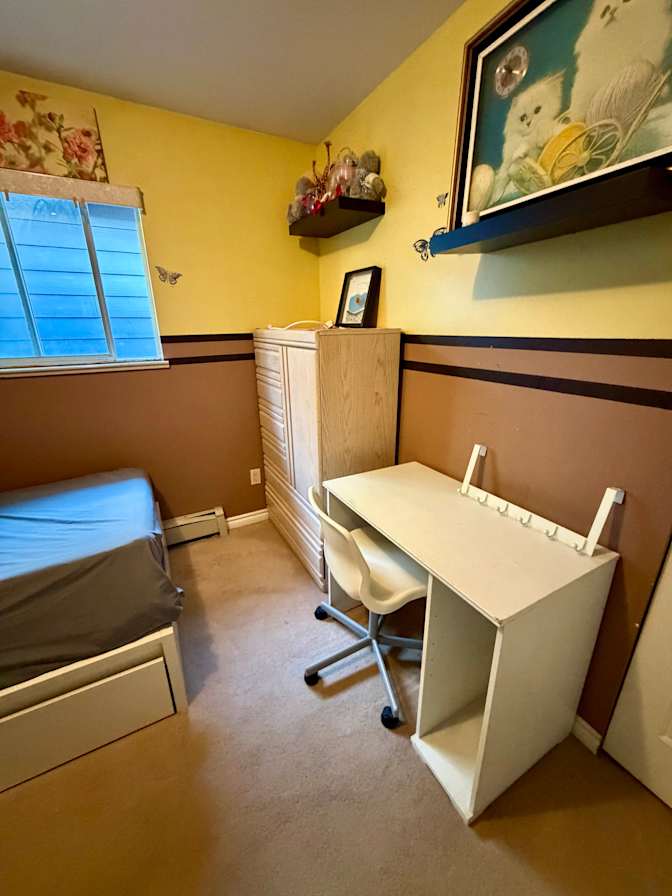 Sharlin's room