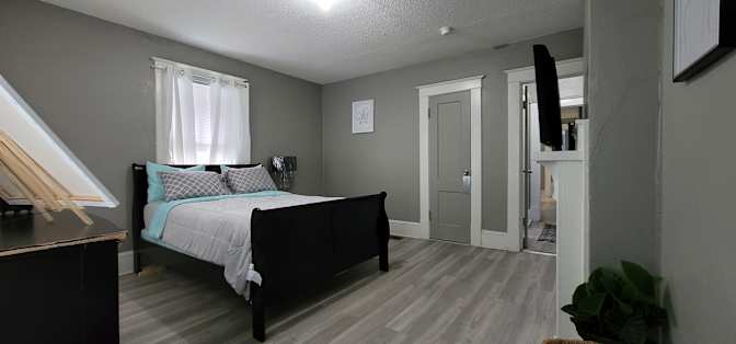 GBU Holdings Group's room