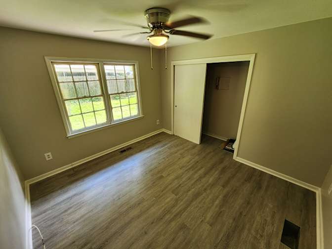Alcove Rooms's room