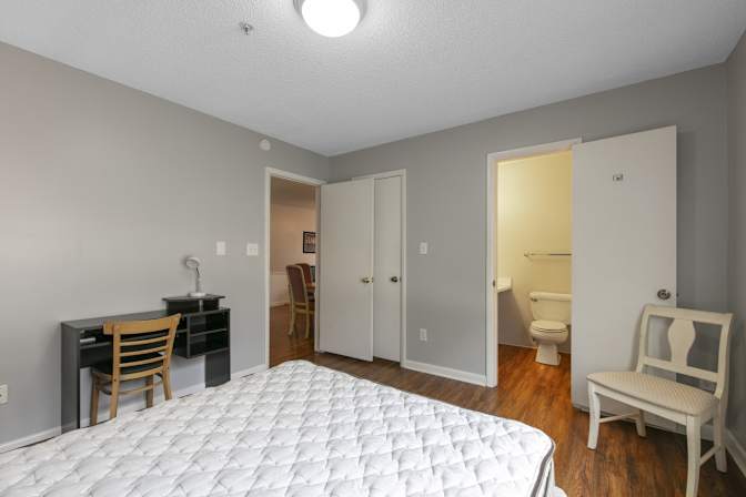 Alcove Rooms's room