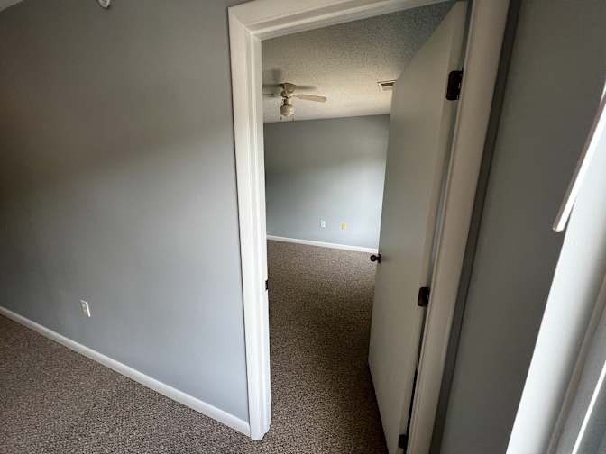 Alcove Rooms's room