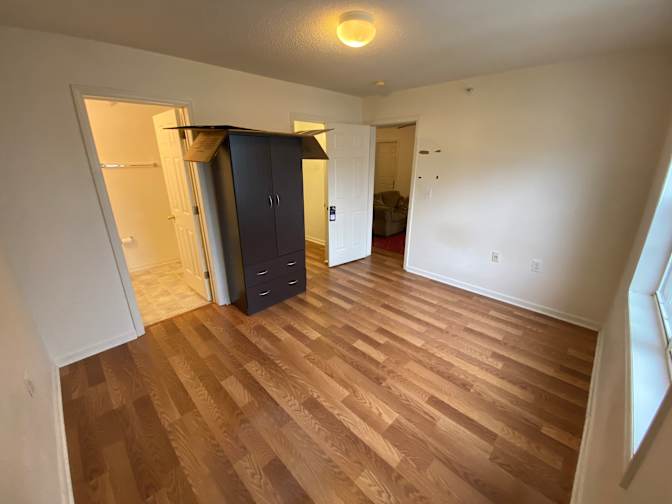 Alcove Rooms's room