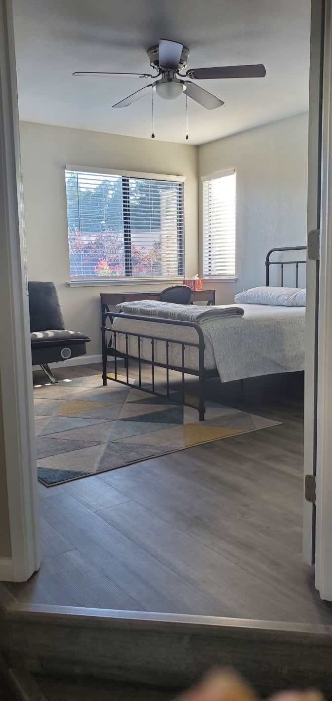 Carlos's room