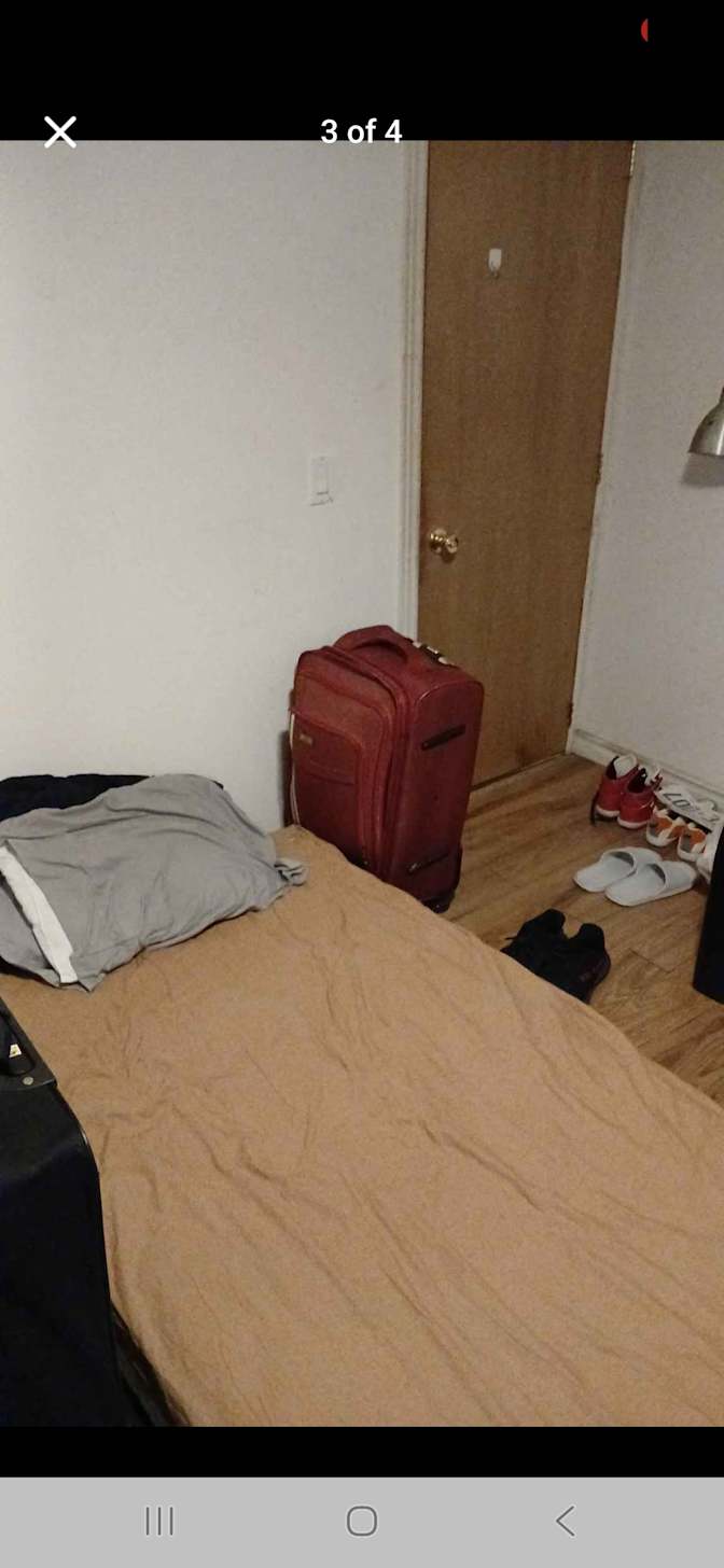 Raza's room