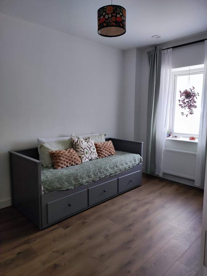 Ele's room