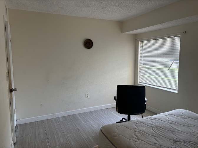 Zhenchao's room