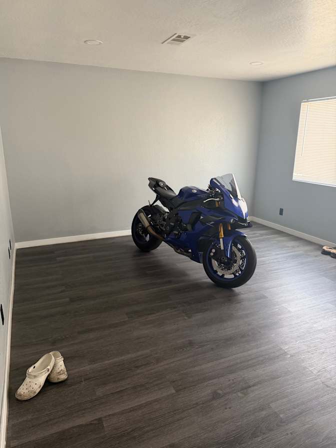 Jalenagfx's room