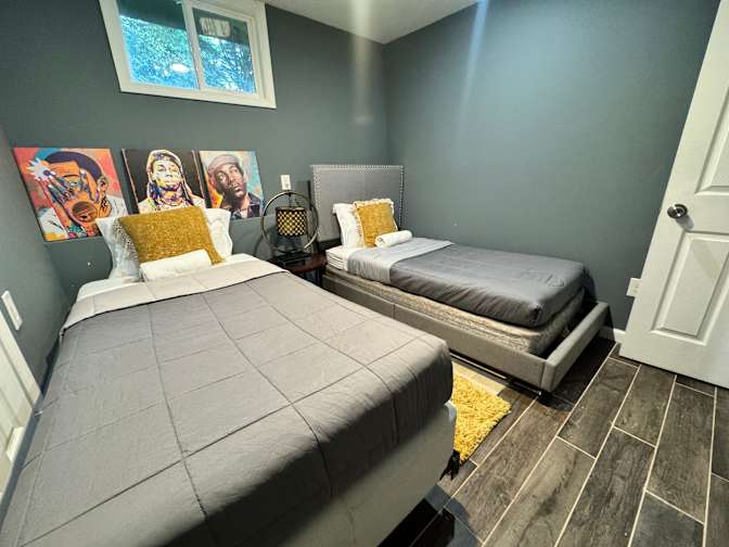 Alcove Rooms's room