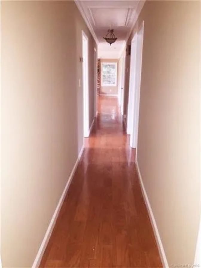 Alcove Rooms's room