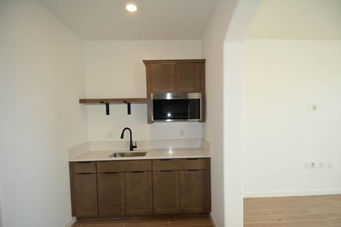 Phong Ho, CA Real Estate Broker's room