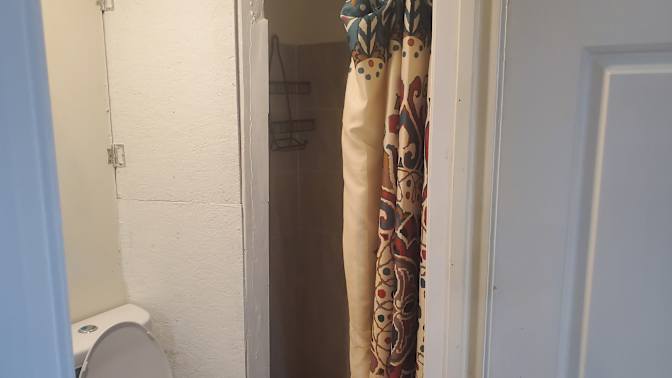 Enrique's room