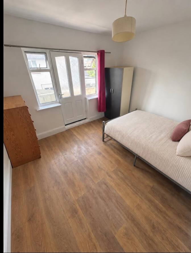 Elise Cornwell's room