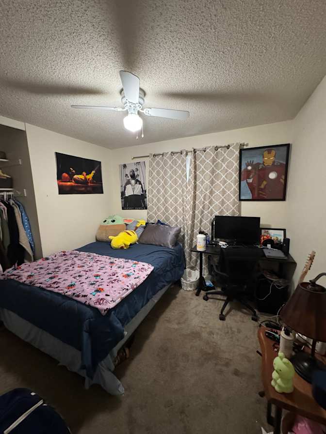 Thomas's room