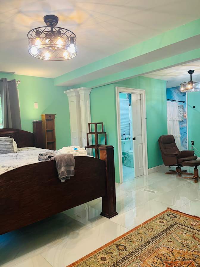 Geegee's room