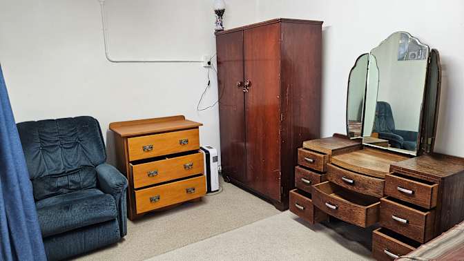 Riccard C Parsons's room