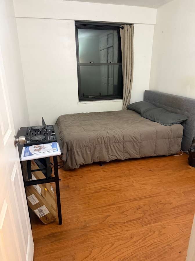 Lois's room
