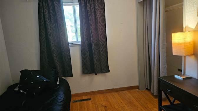 Mechele Oliveira's room