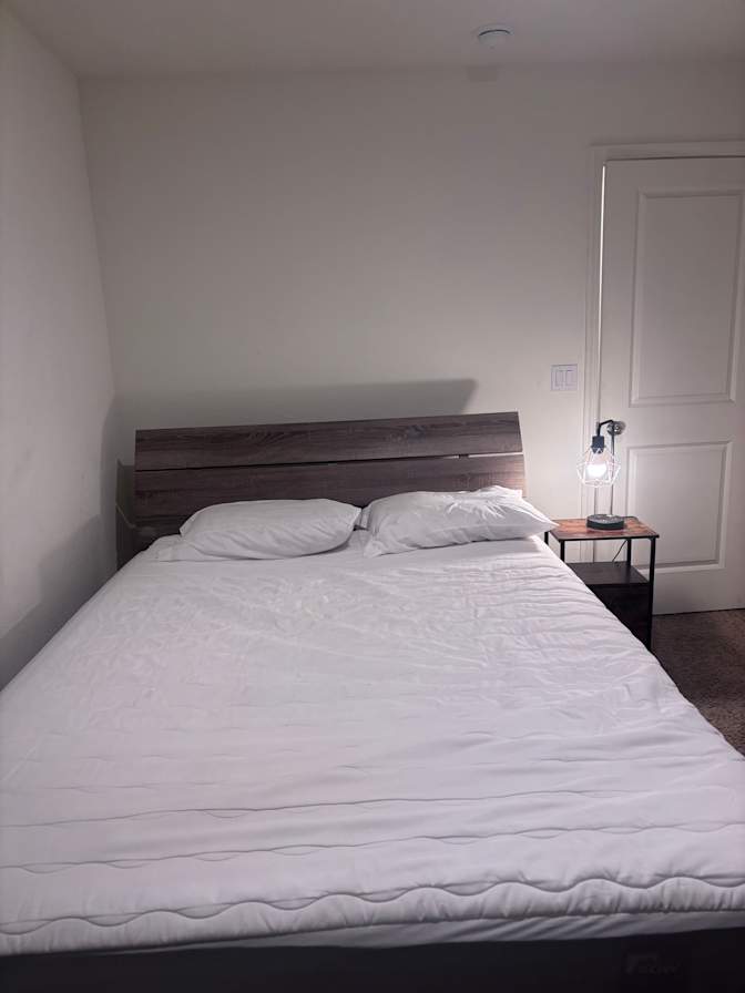 Lara M's room