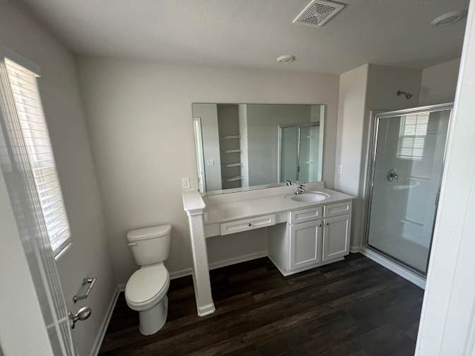 Alcove Rooms's room