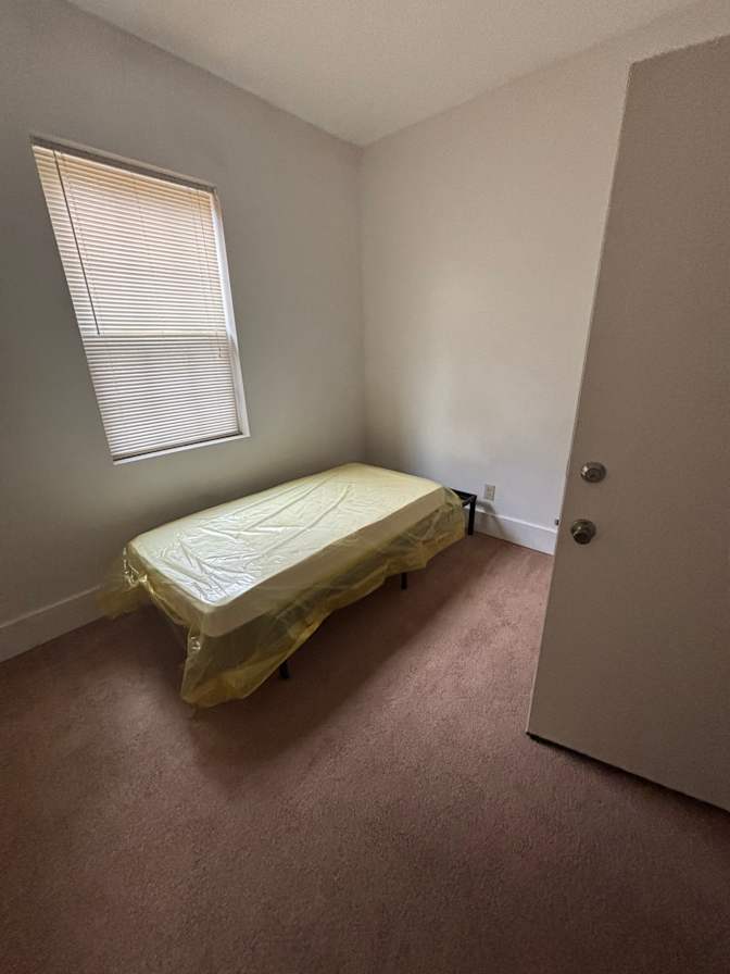 Holly  Wood-Prince's room