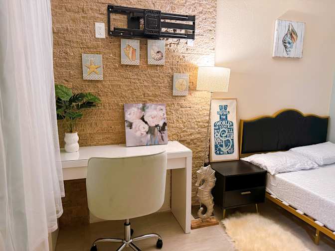 Rose Sun's room