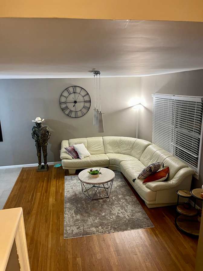 Ricardo's room