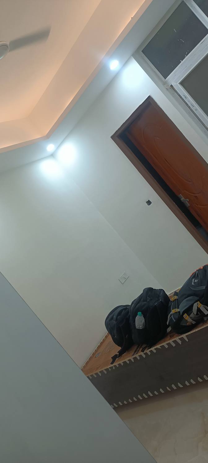 Som Tripathi's room