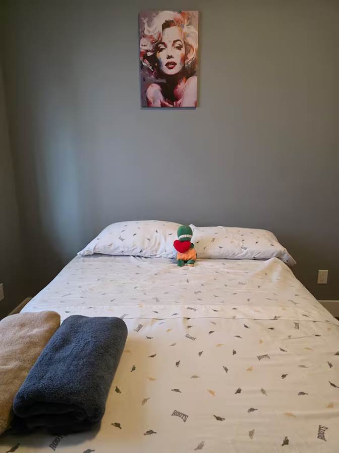 Eddy's room