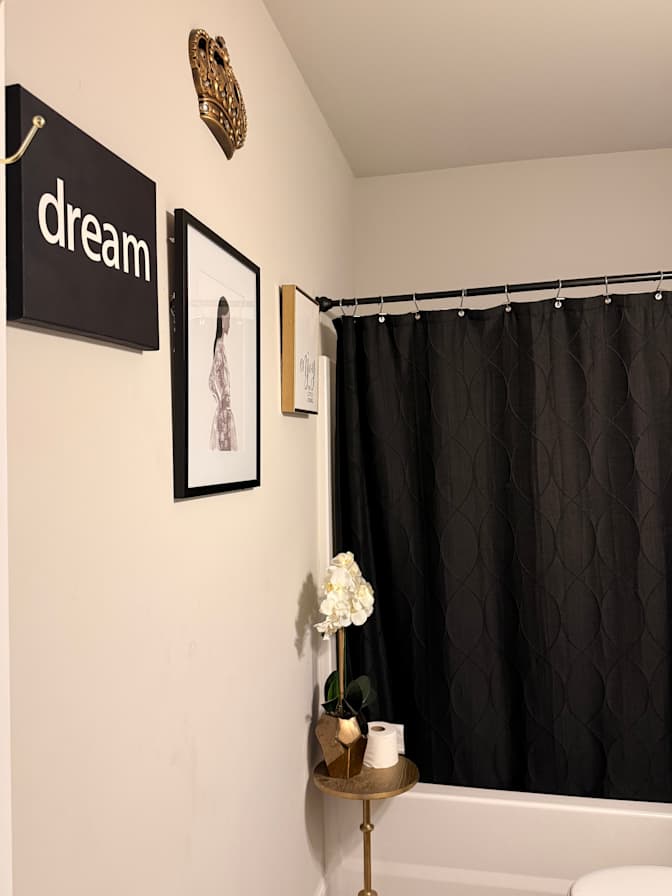 Kendra Lewis's room