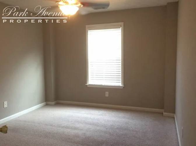 Alcove Rooms's room