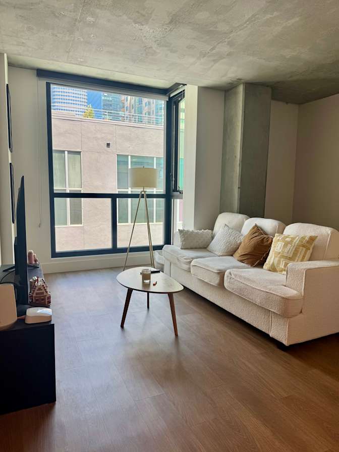 JENNIFER FU's room