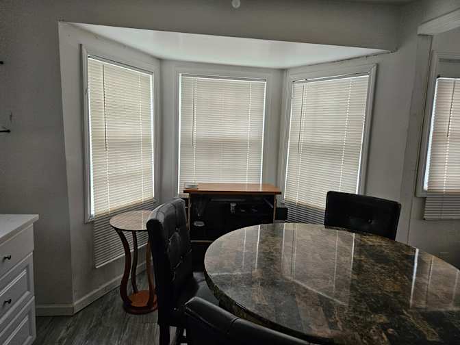 Alcove Rooms's room