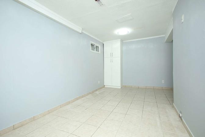 Tolobi Rental's room