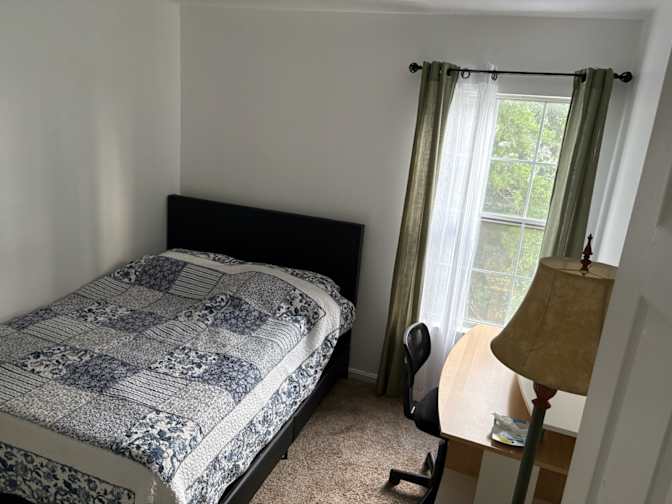 Lee's room