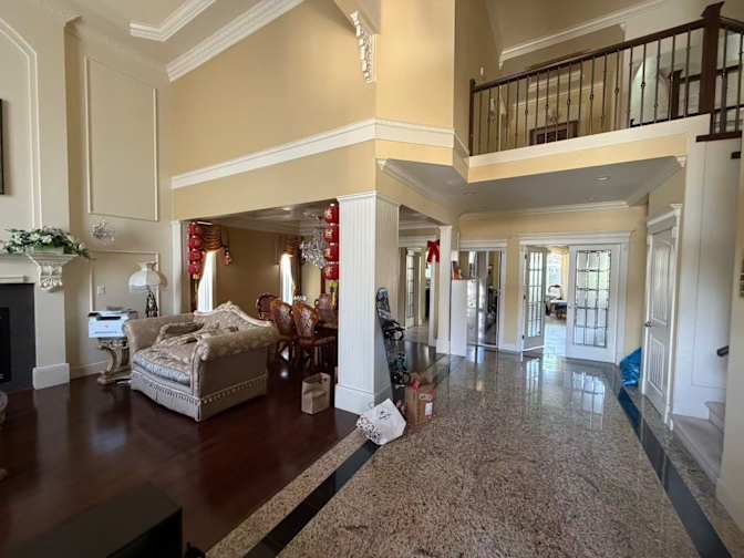 TING TING WU's room