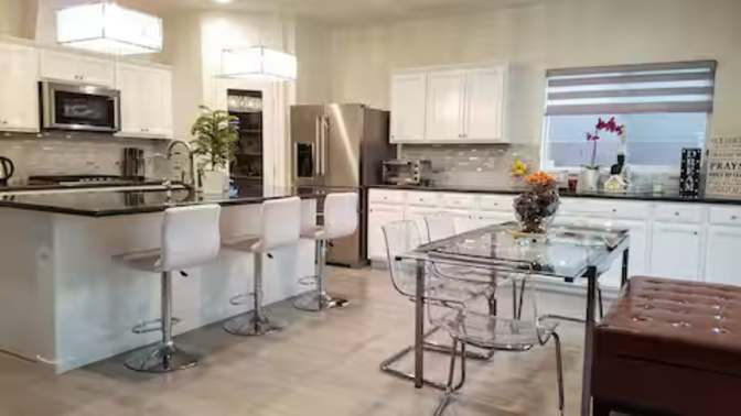 Zen's room
