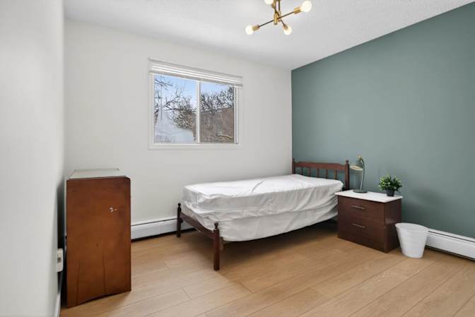 Max's room