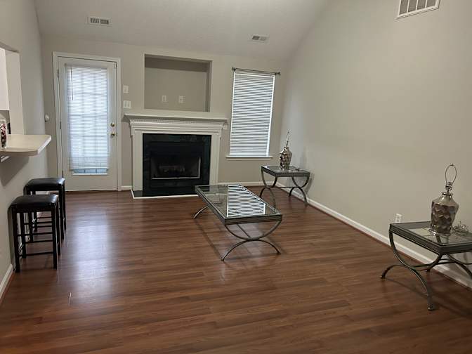 Alcove Rooms's room