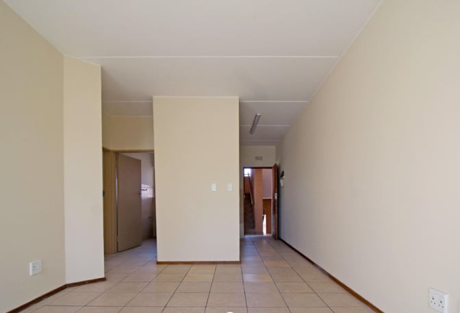 Tallbantu's room