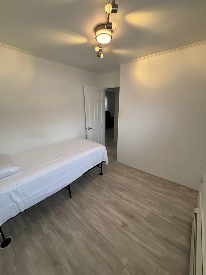 Carlos's room